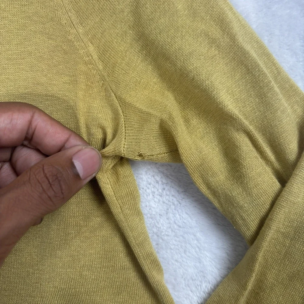 Y2K J.Crew Yellow Long Sleeve V-Neck Silk Blouse Women's Size Medium‎ Hole